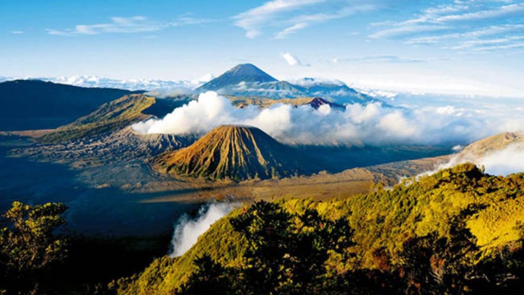 Misteri Tujuh Gunung di Jawa