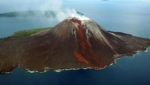 Krakatau: Simbol Kekuatan Alam dan Dunia Gaib yang Seram!